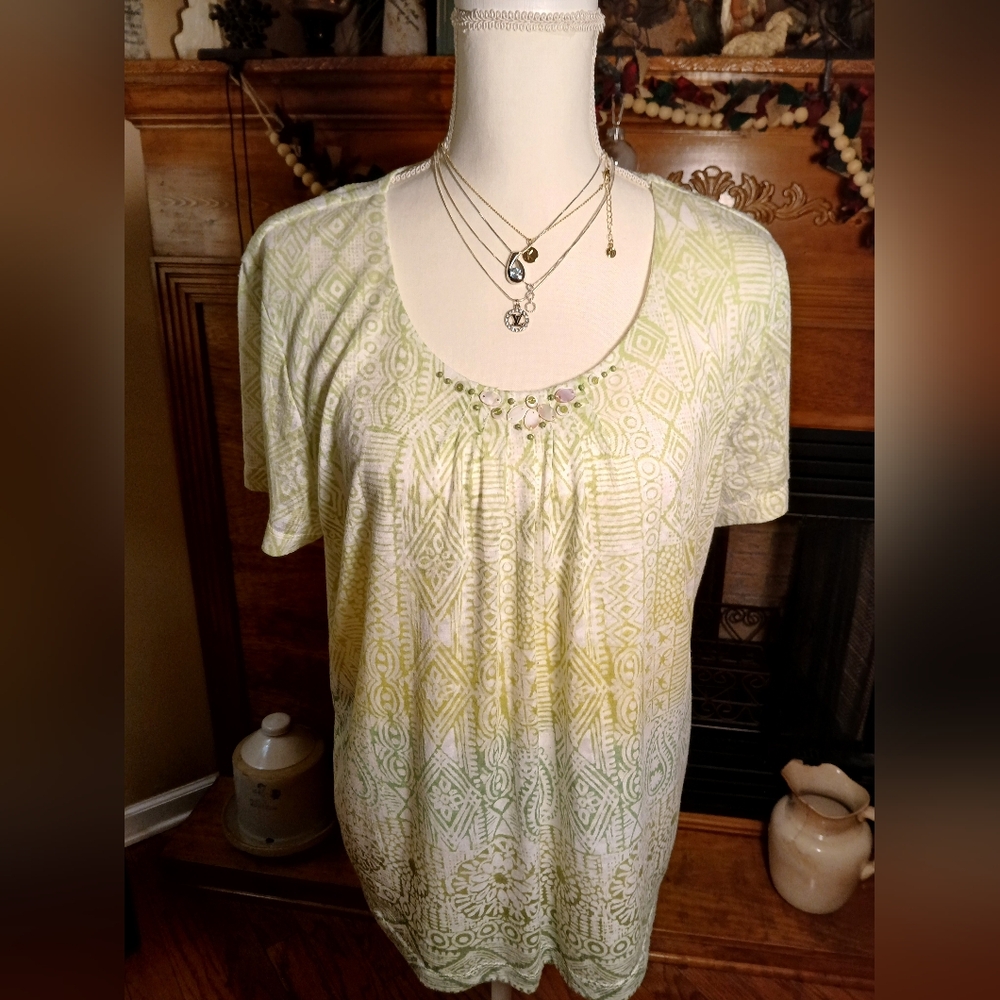 alfred dunner Lady's Short Sleeved Top With Embellishments